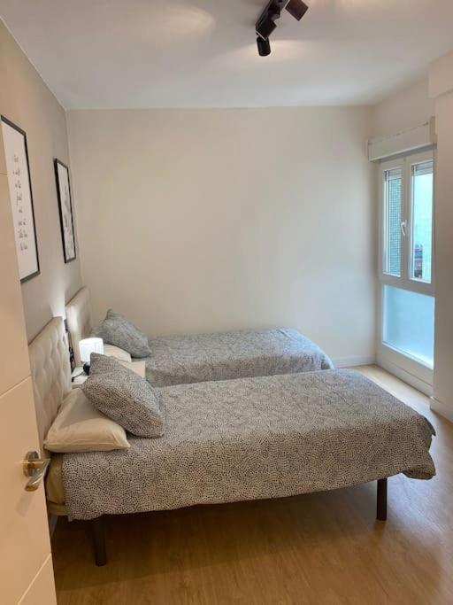 176A Apto Moderno De 3 Habitaciones Хихон Экстерьер фото